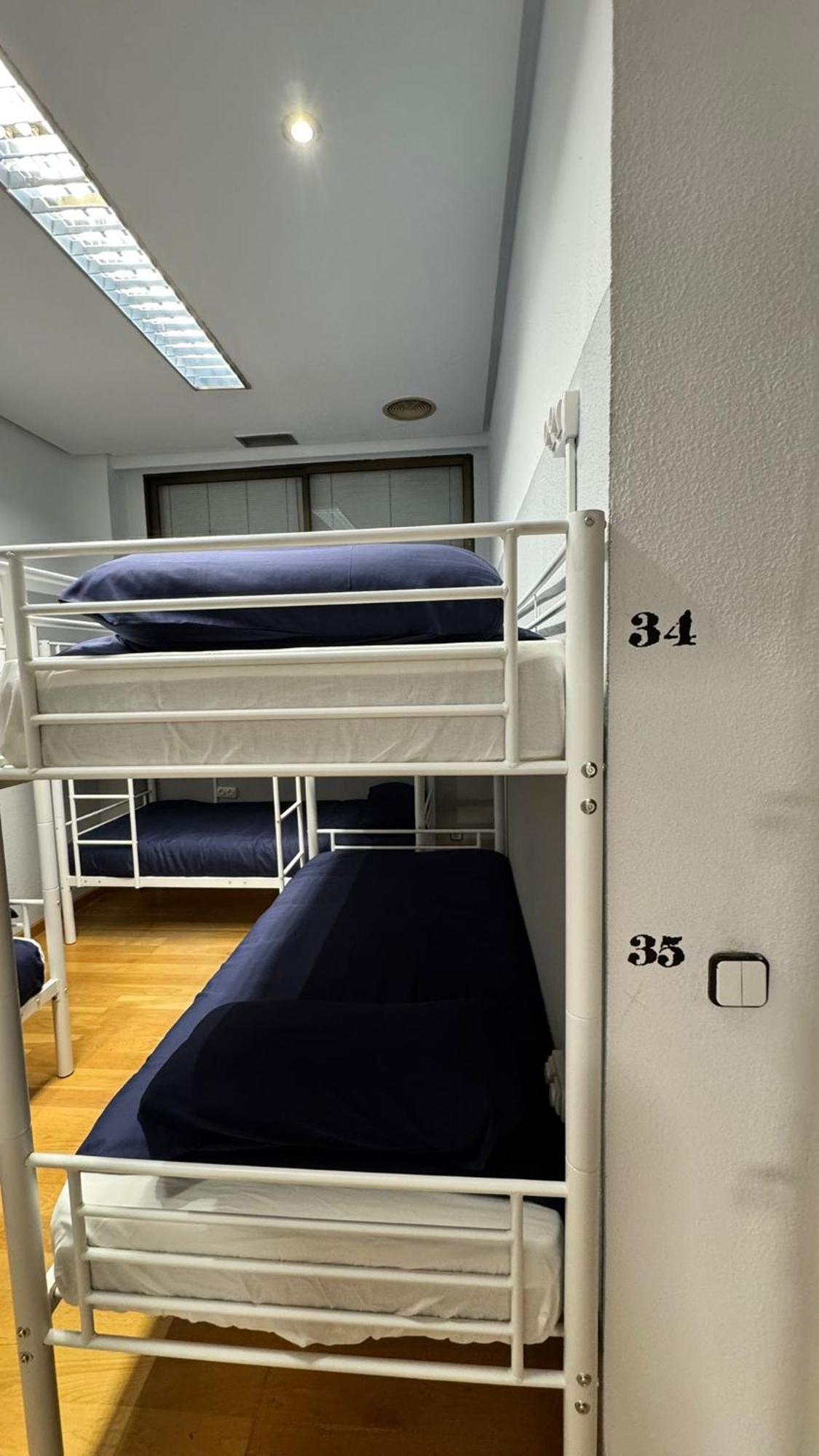 Hostel Puerta Del Angel 马德里 外观 照片
