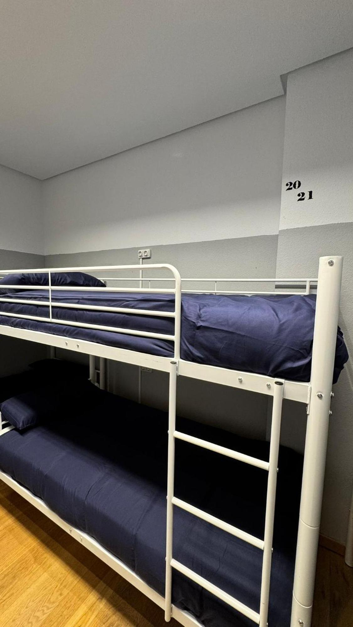 Hostel Puerta Del Angel 马德里 外观 照片