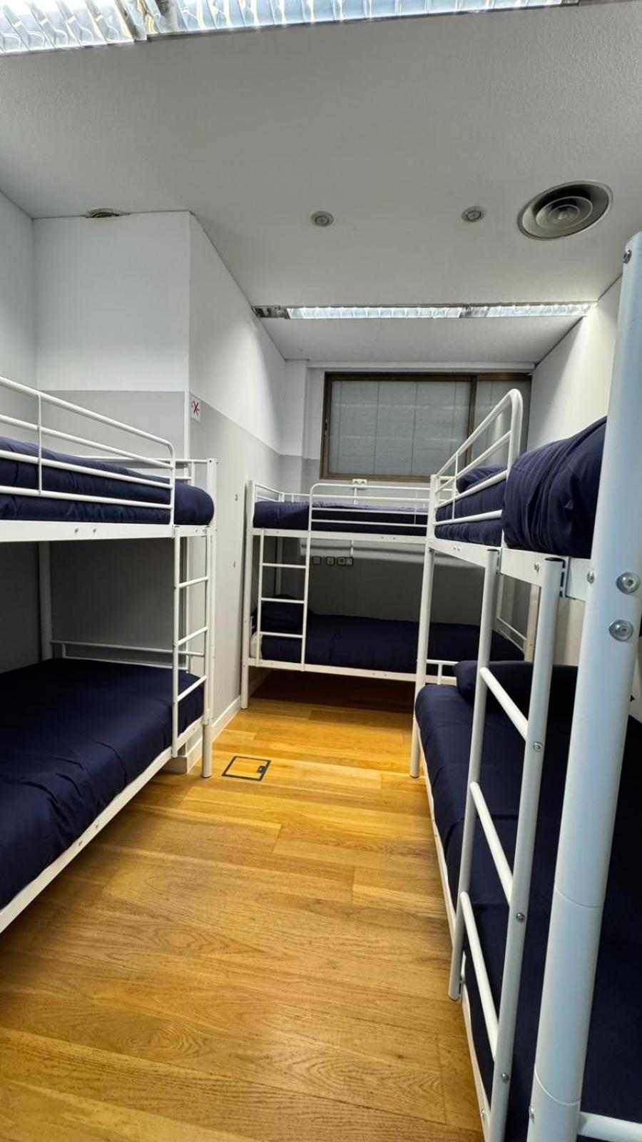 Hostel Puerta Del Angel 马德里 外观 照片