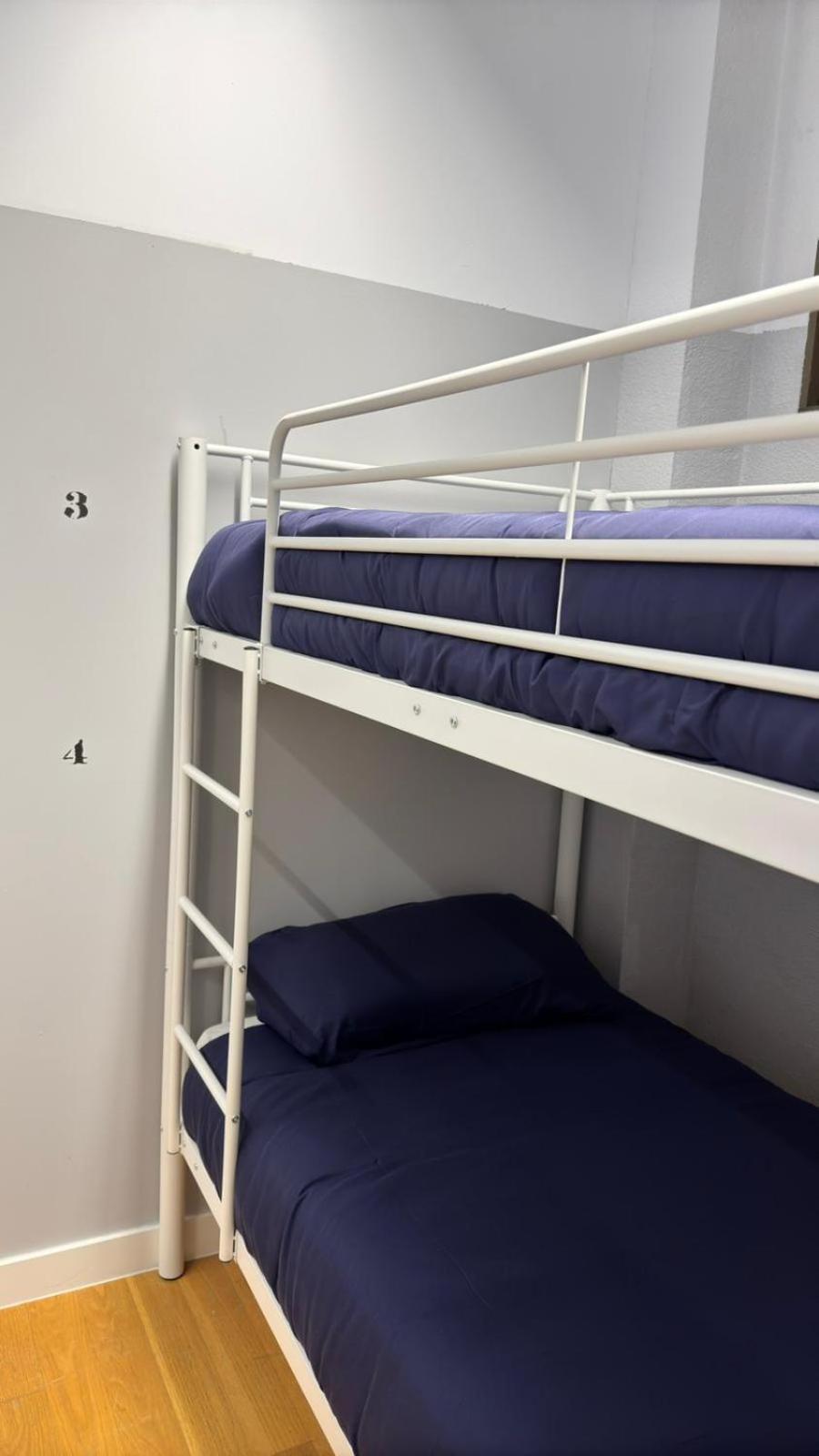 Hostel Puerta Del Angel 马德里 外观 照片