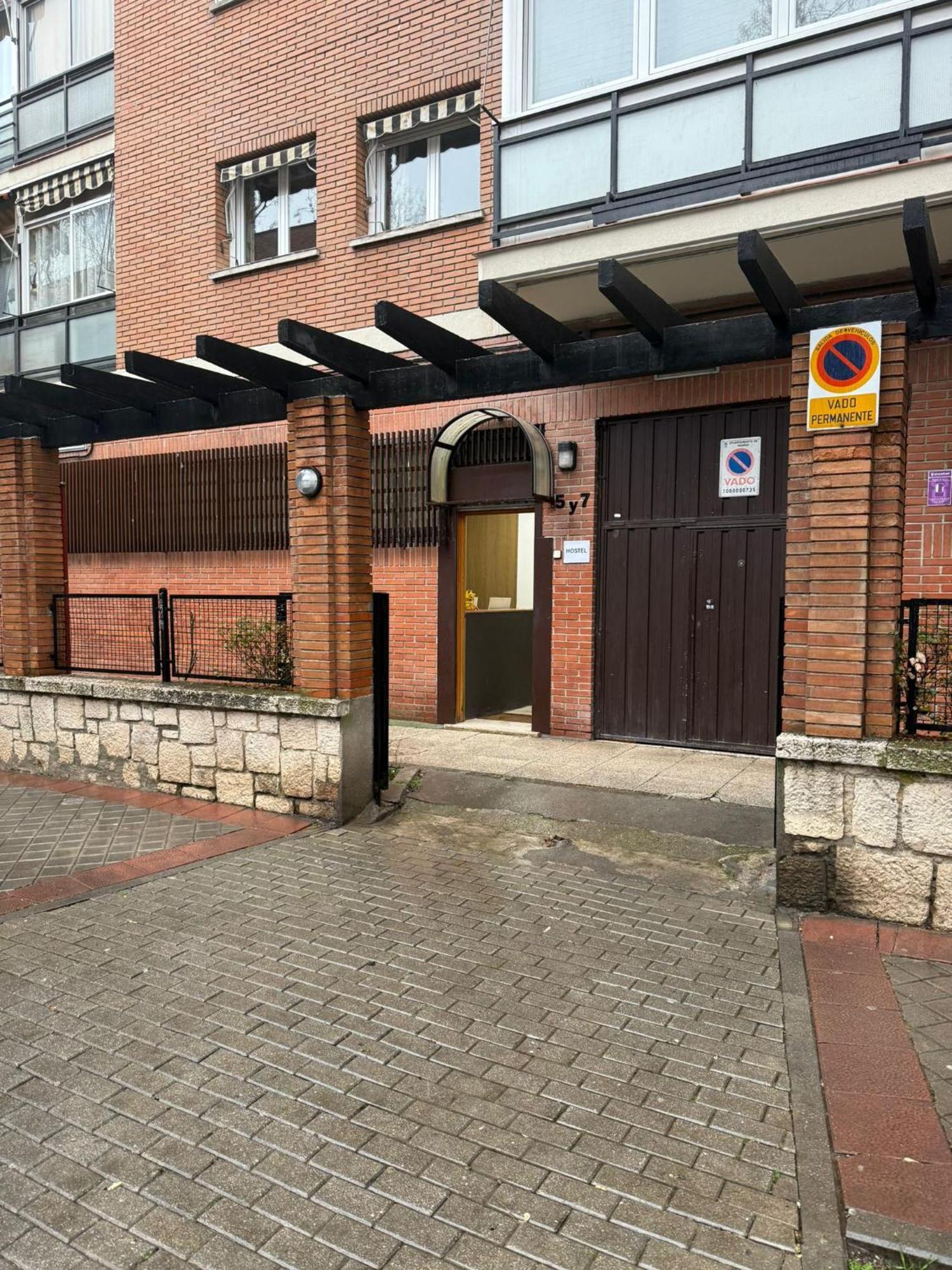 Hostel Puerta Del Angel 马德里 外观 照片