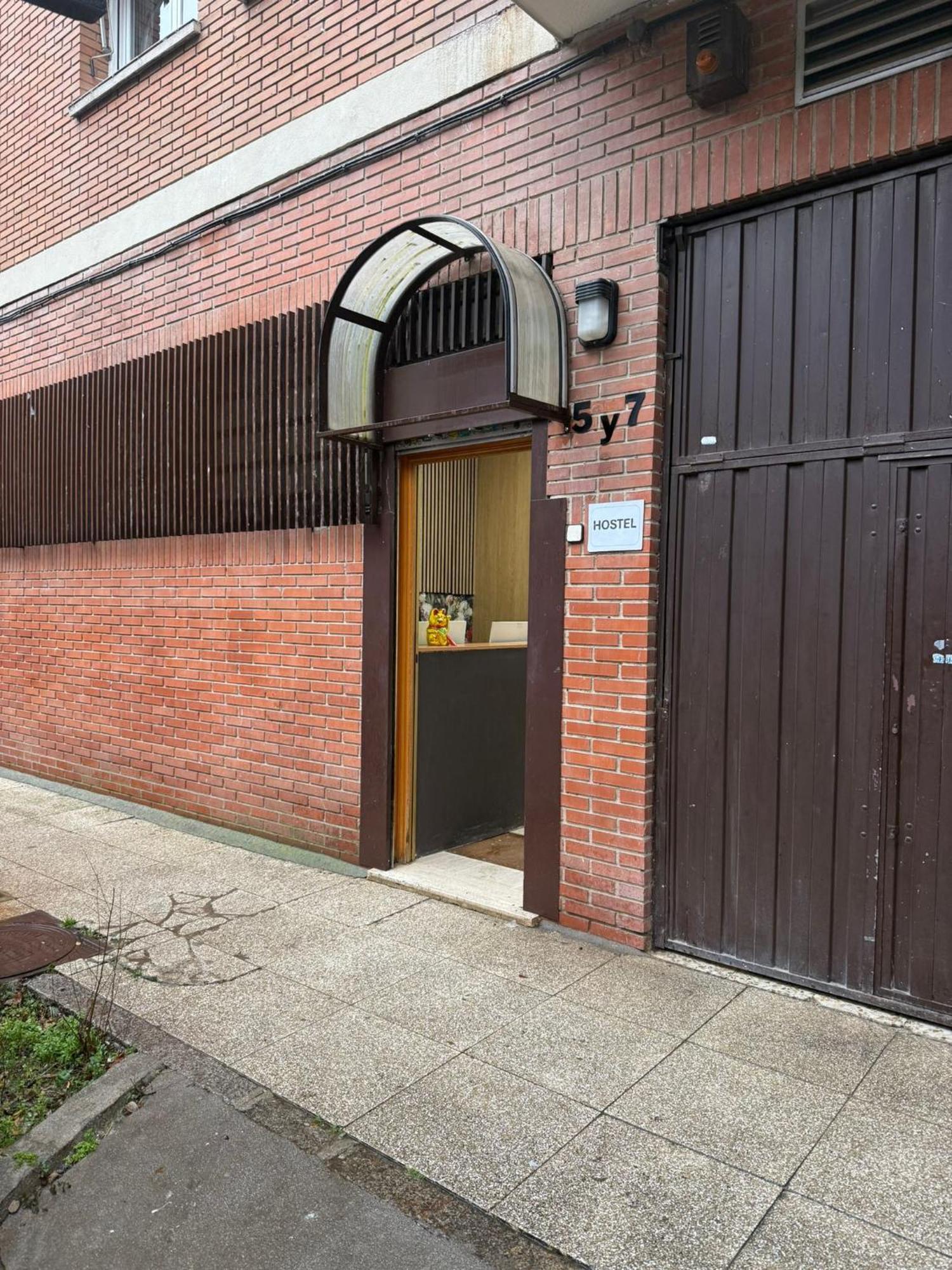 Hostel Puerta Del Angel 马德里 外观 照片