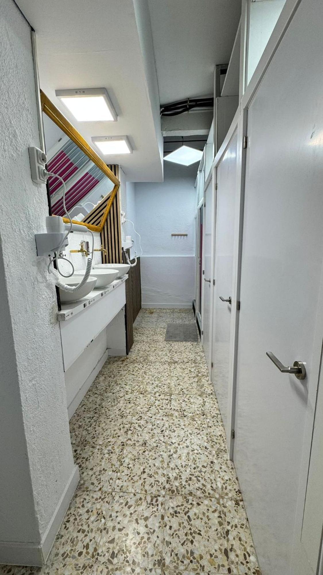 Hostel Puerta Del Angel 马德里 外观 照片